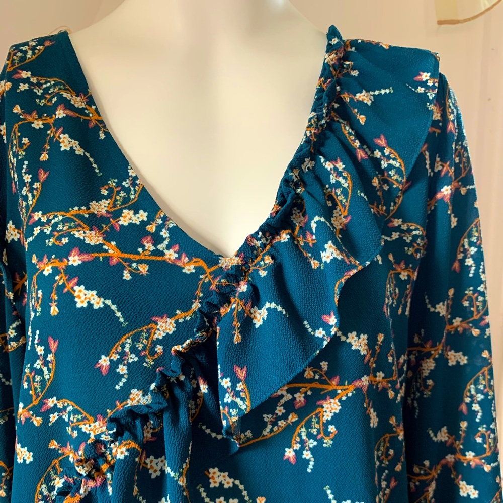 Floral v-neck blouse